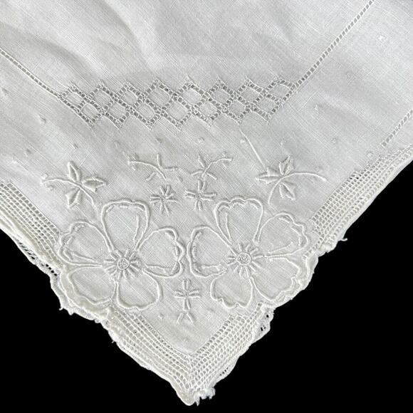 Handkerchief White On White Flowers Embroidery Vintage Open Cutwork Cotton 11.5" - Picture 4 of 9